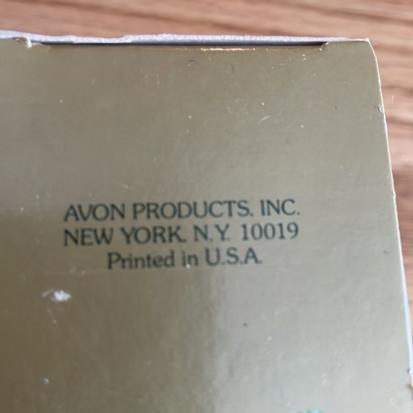 Vintage Avon Decanters - Picture 11 of 11